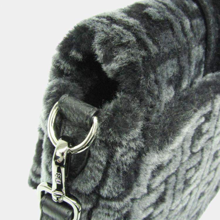 مملوكة مسبقًا Fendi Black Mouton/Leather Baguette Messenger Bag