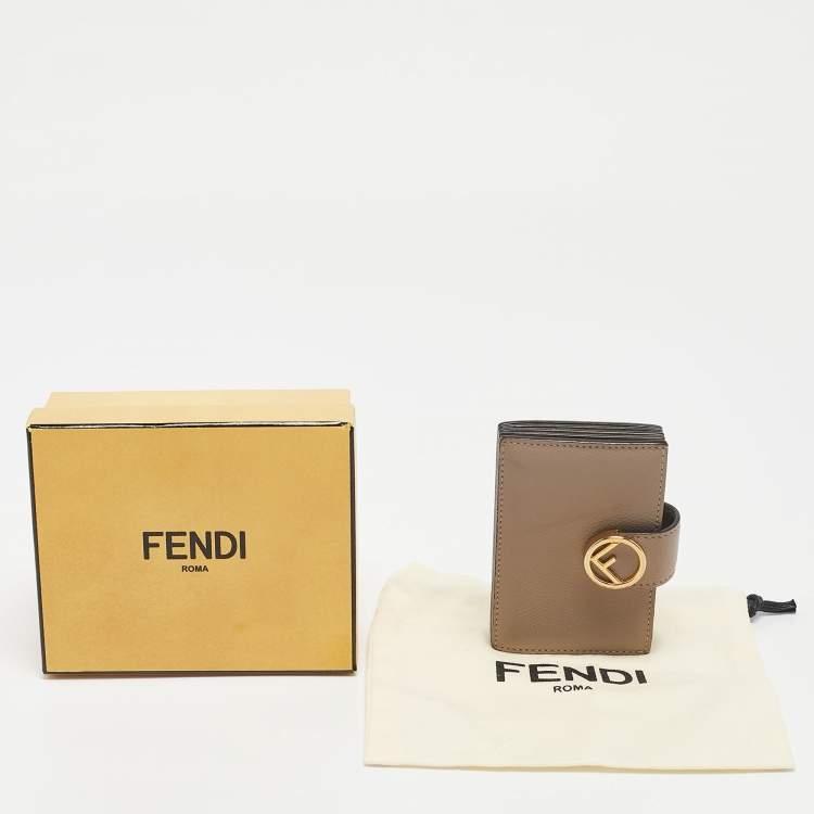 Pre Owned Fendi Beige Leather FF Accordion Card Case