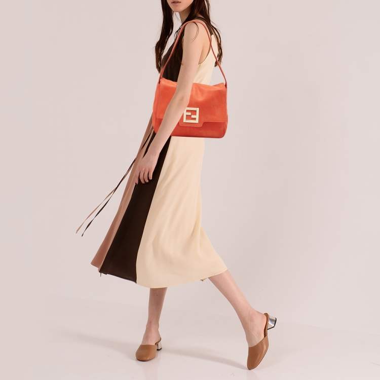 مملوكة مسبقًا Fendi Orange Nubuck Leather Mama Baguette Bag