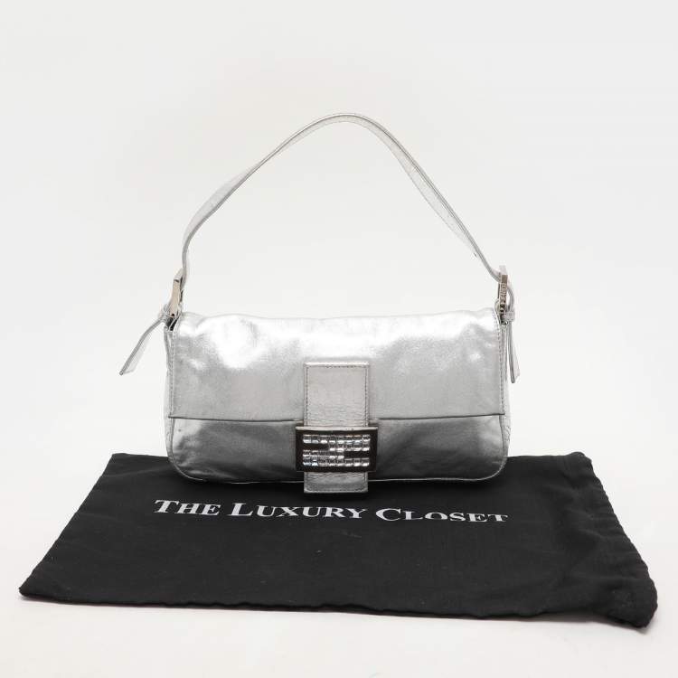 Pre Owned Fendi Silver Leather Mama Baguette Bag