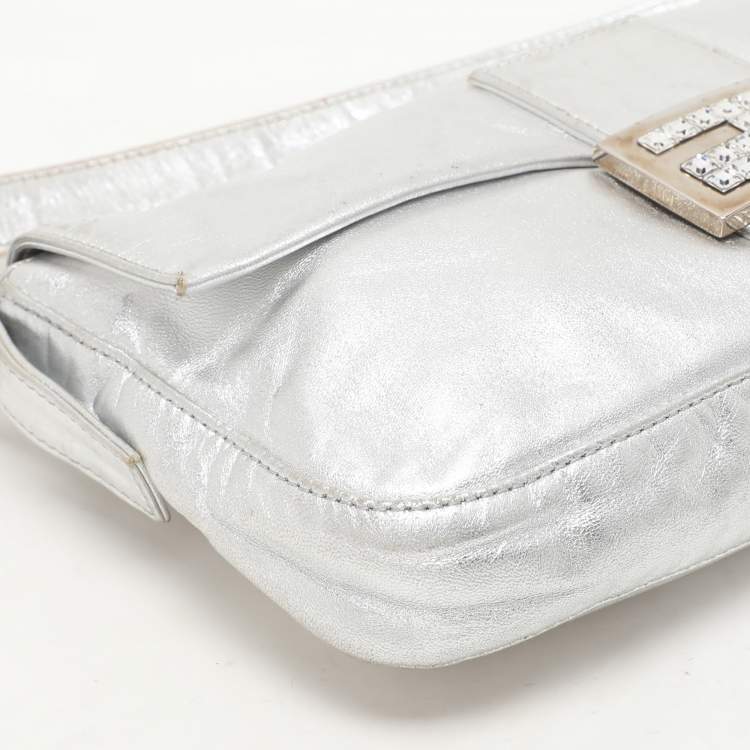 Pre Owned Fendi Silver Leather Mama Baguette Bag