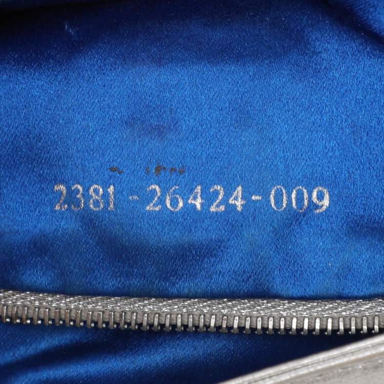 Pre Owned Fendi Silver Leather Mama Baguette Bag