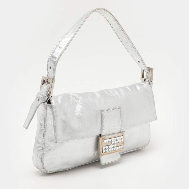 Pre Owned Fendi Silver Leather Mama Baguette Bag