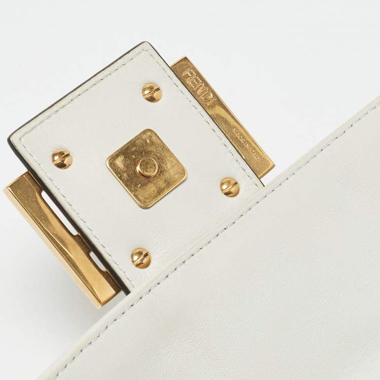 Pre Owned Fendi White Zucca Embossed Leather Baguette NM Bag