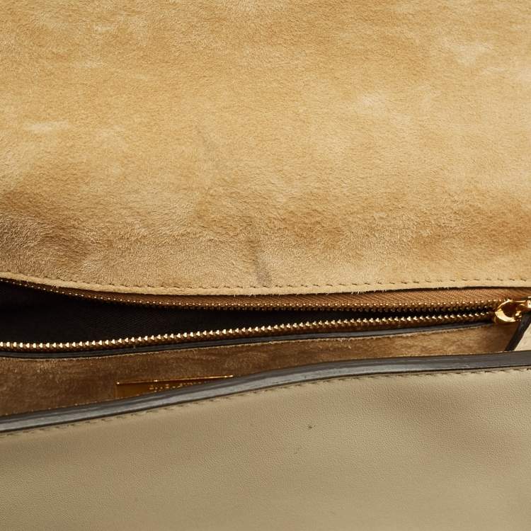 Pre Owned Fendi Cream Leather Medium Studded Baguette Bag