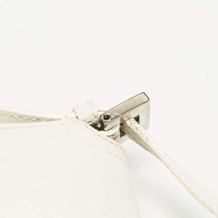 Pre Owned Fendi White Leather Mini Mama Baguette Bag