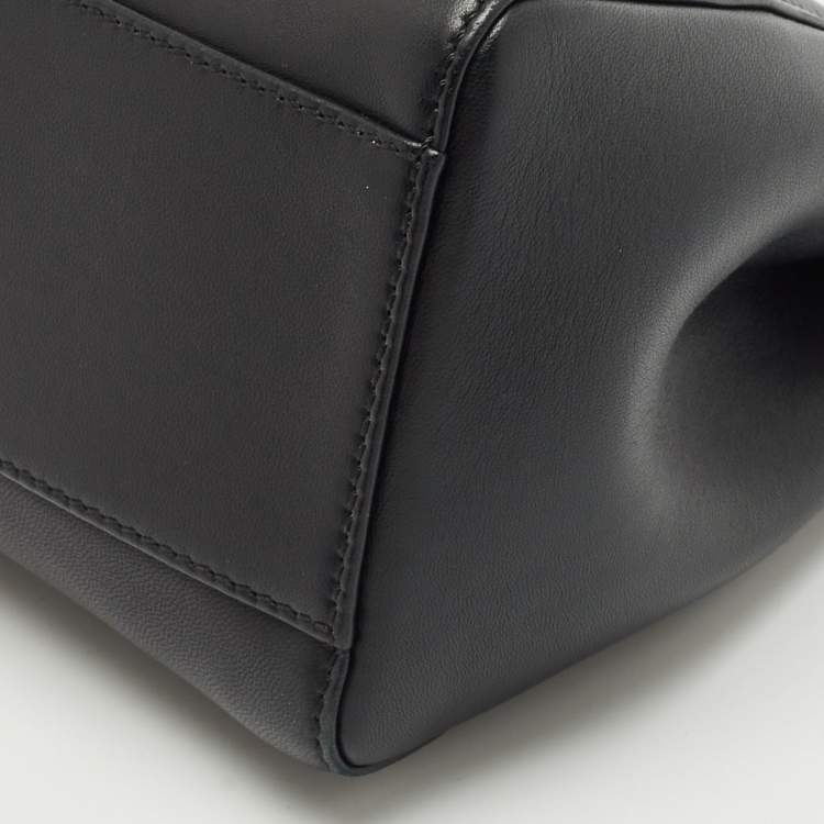 مملوكة مسبقًا Fendi Black Leather Mini Peekaboo Top Handle Bag