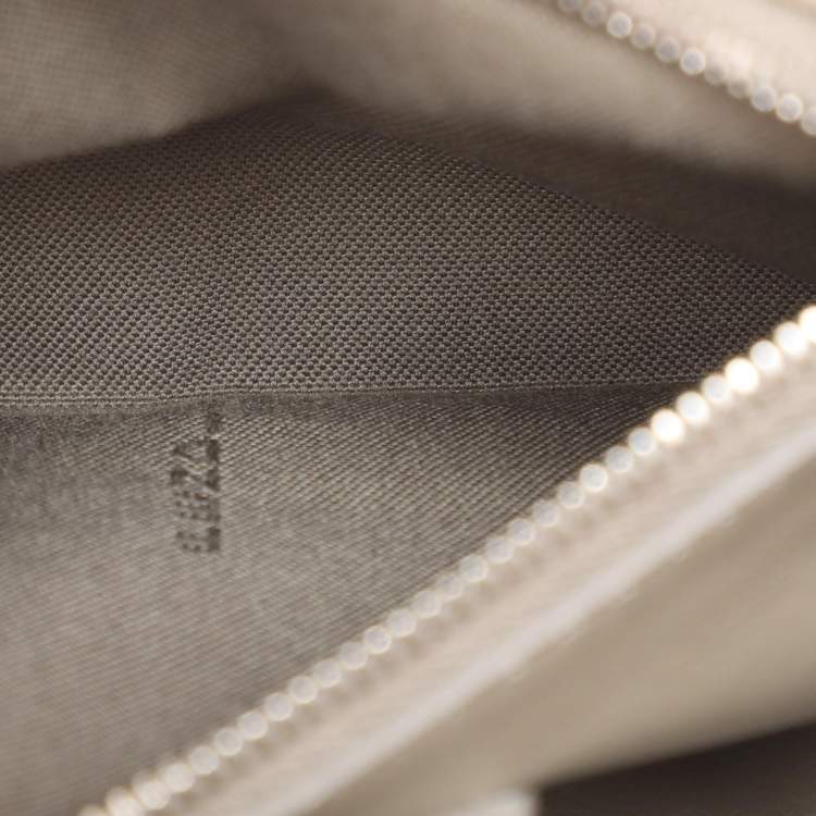 Pre Owned Fendi Beige Leather Mini Peekaboo Top Handle Bag
