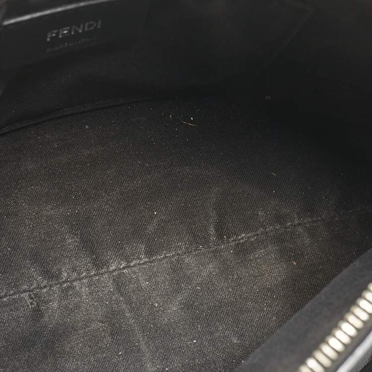 مملوكة مسبقًا Fendi Black Leather Mini By The Way Crossbody Bag
