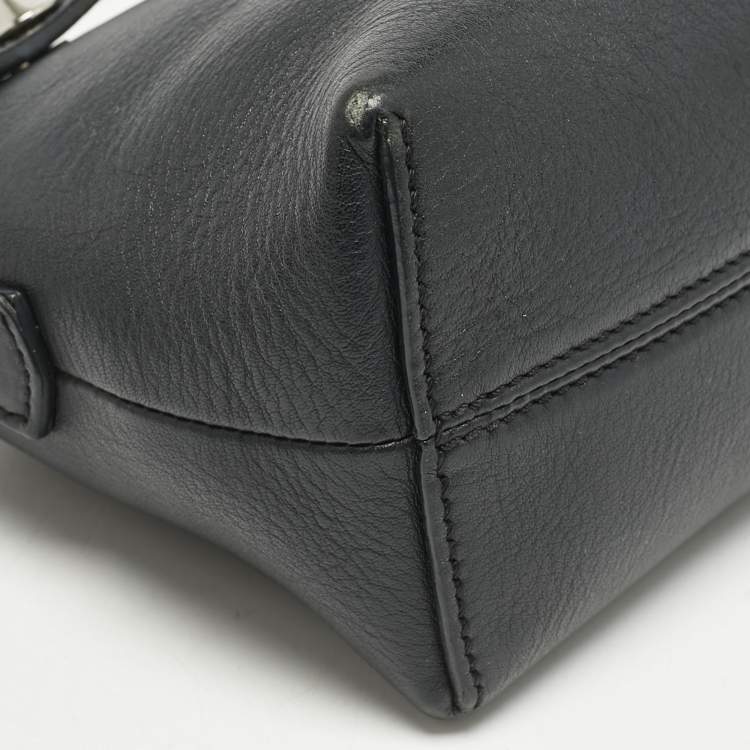 مملوكة مسبقًا Fendi Black Leather Mini By The Way Crossbody Bag