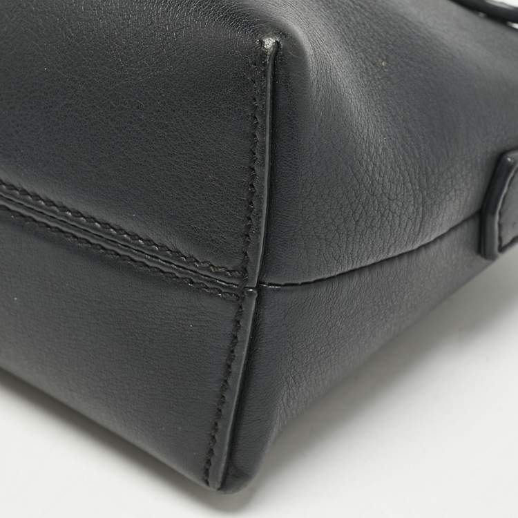 مملوكة مسبقًا Fendi Black Leather Mini By The Way Crossbody Bag