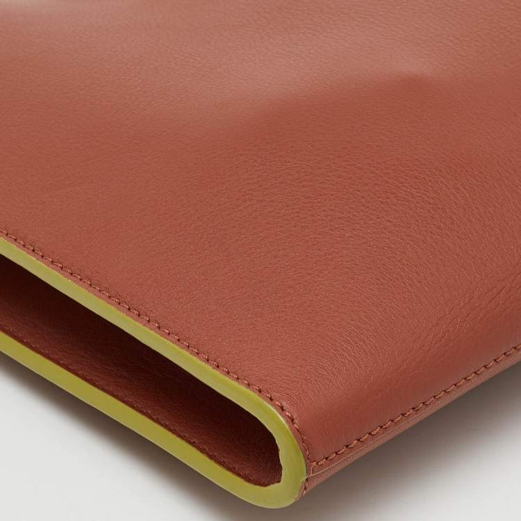مملوكة مسبقًا Fendi Rust Brown Leather Seta Burro Peekaboo Pochette Crossbody Bag