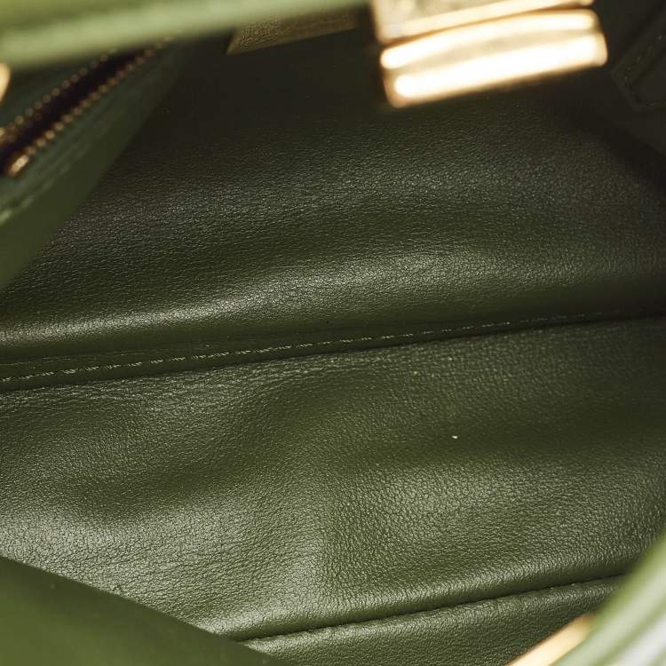 مملوكة مسبقًا Fendi Olive Green Leather Mini Peekaboo Top Handle Bag
