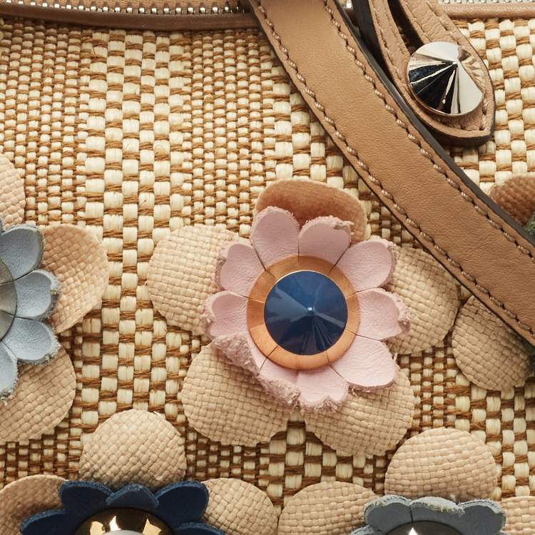 Pre Owned Fendi Beige/Natural Raffia Mini Applique By The Way Crossbody Bag