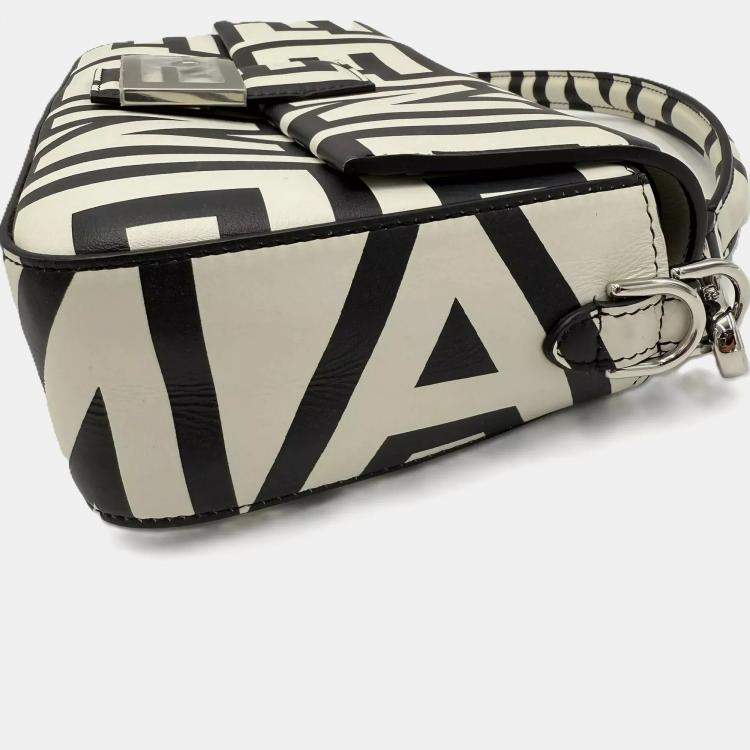 Pre Owned Fendi x Marc Jacobs Black White Zucca Baguette Canvas Shoulder Bag