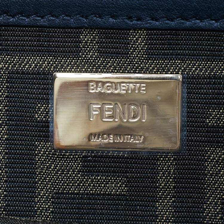Pre Owned Fendi Black/Natural FF Raffia Medium Baguette Bag
