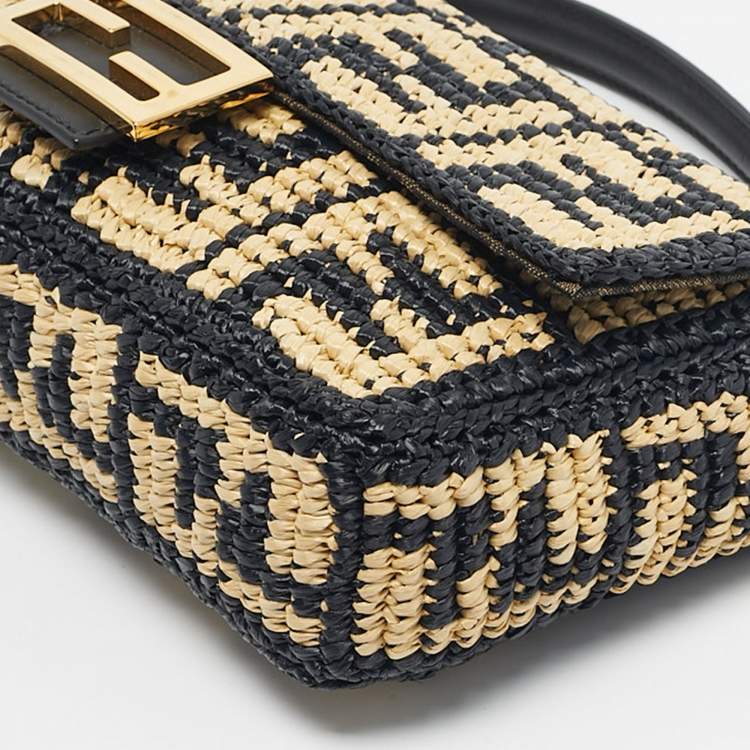 Pre Owned Fendi Black/Natural FF Raffia Medium Baguette Bag