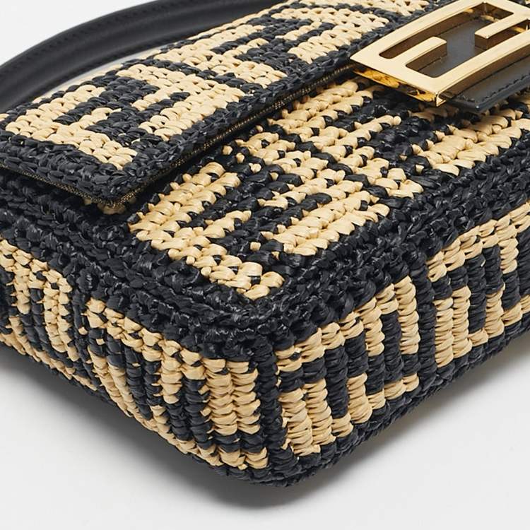 Pre Owned Fendi Black/Natural FF Raffia Medium Baguette Bag