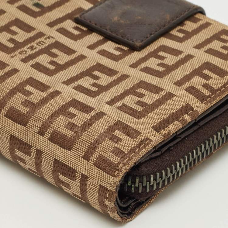 Pre Owned Fendi Beige/Brown Zucchino Canvas and Leather Compact Wallet
