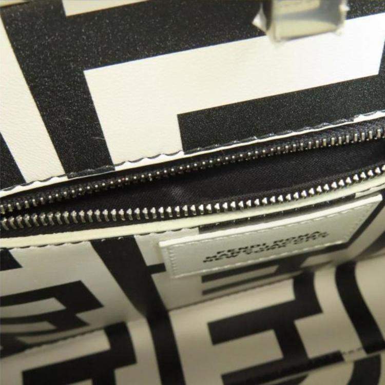 Pre Owned Fendi Peekaboo Black/White Calfskin Handbag