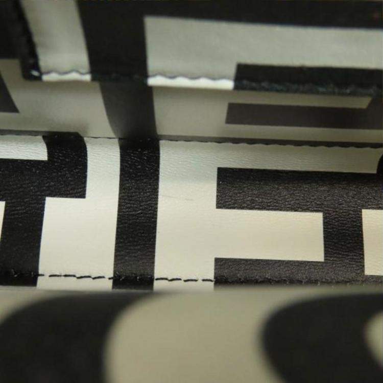 Pre Owned Fendi Peekaboo Black/White Calfskin Handbag