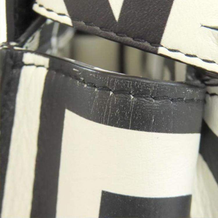 Pre Owned Fendi Peekaboo Black/White Calfskin Handbag