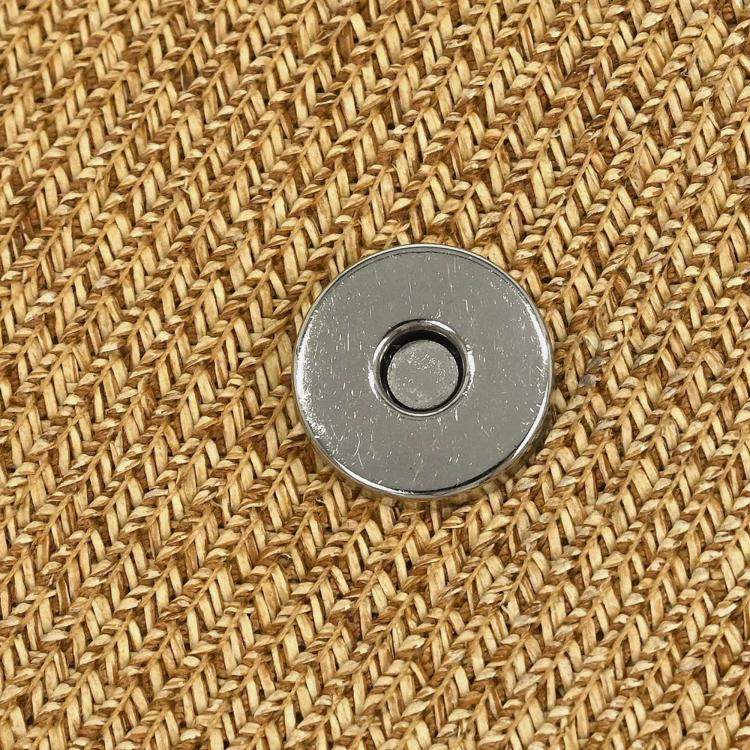 Pre Owned Fendi Beige Raffia Baguette Handbag