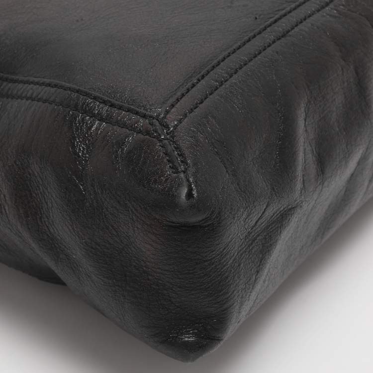 Pre Owned حقيبة كتف فندي ماكسي باغيت جلد سوداء بقلاب