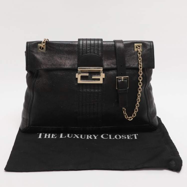 Pre Owned حقيبة كتف فندي ماكسي باغيت جلد سوداء بقلاب