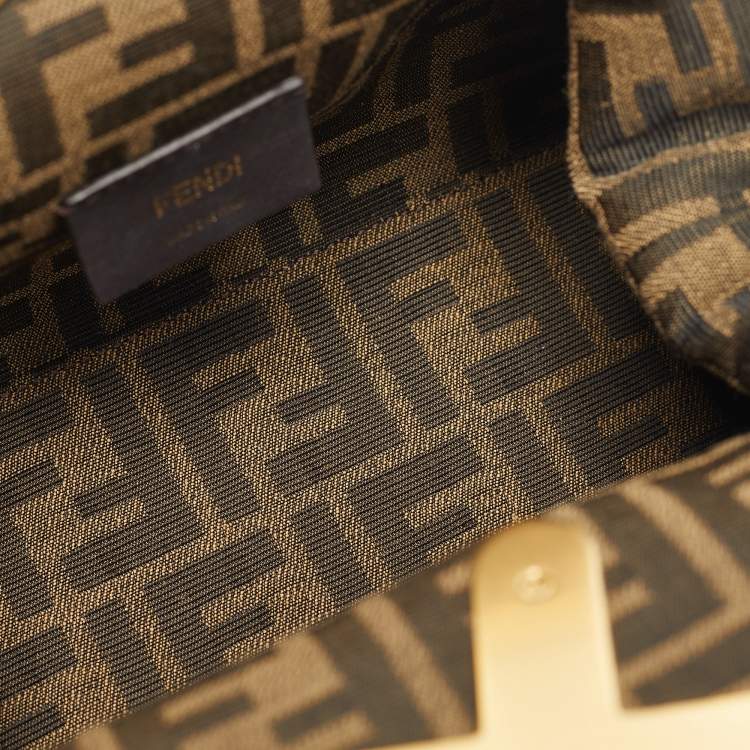 مملوكة مسبقًا Fendi First Small Black Leather Clutch Bag