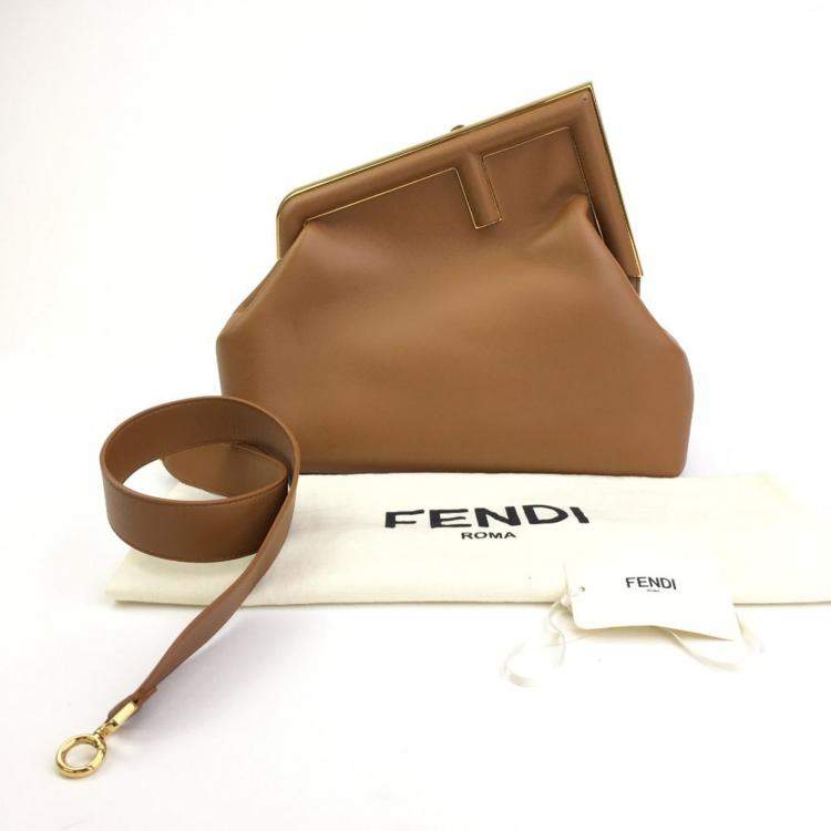 مملوكة مسبقًا Fendi Medium Brown Calfskin First Clutch