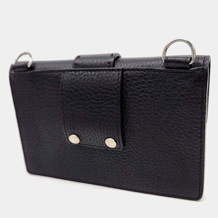 مملوكة مسبقًا Fendi Black Leather Baguette Pouch