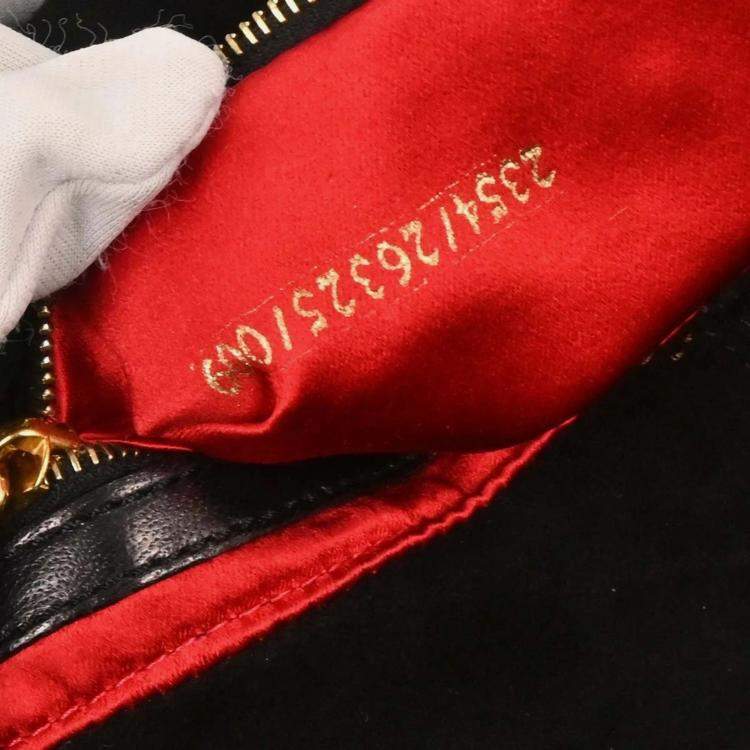 مملوكة مسبقًا Fendi Mamma Baguette Black Suede Shoulder Bag