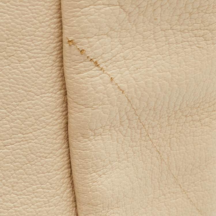 Pre Owned Fendi Peekaboo Large Cream Leather Top Handle Bag