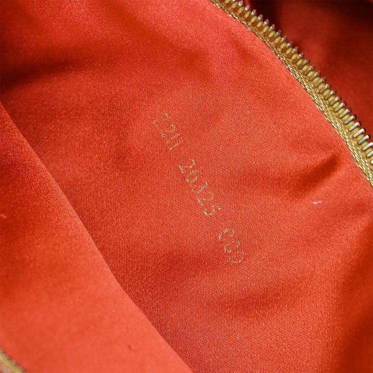 Pre Owned Fendi Gold Lambskin Mamma Baguette Handbag