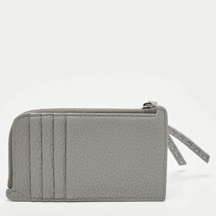 Pre Owned Fendi Head Of A Goddess Print Grey Selleria Leather Zip Card Case