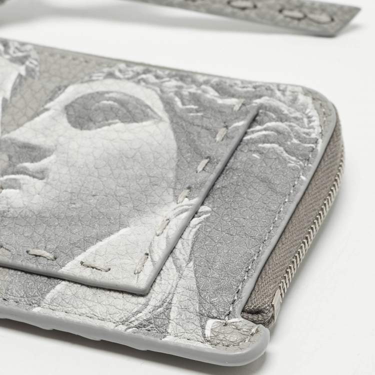 Pre Owned Fendi Head Of A Goddess Print Grey Selleria Leather Zip Card Case