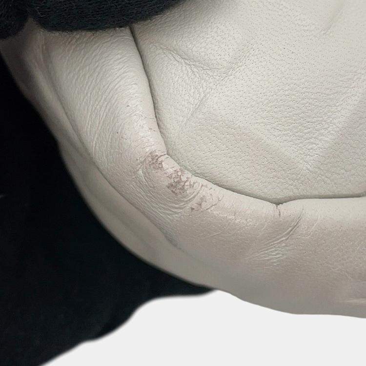 Pre Owned Fendi Baguette White Leather