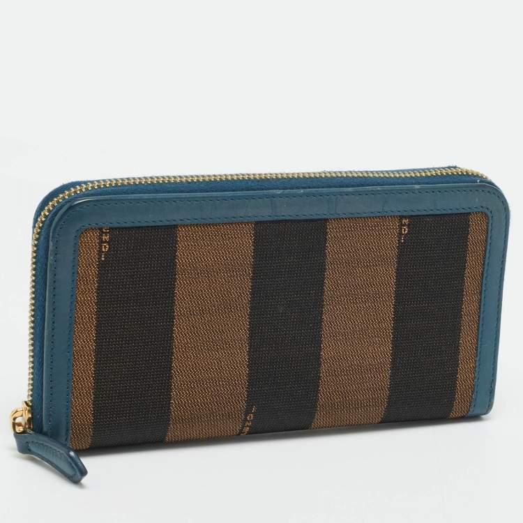 مملوكة مسبقًا Fendi Blue/Tobacco Pequin Canvas Zip Around Wallet
