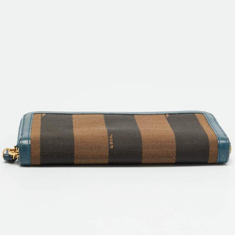 مملوكة مسبقًا Fendi Blue/Tobacco Pequin Canvas Zip Around Wallet
