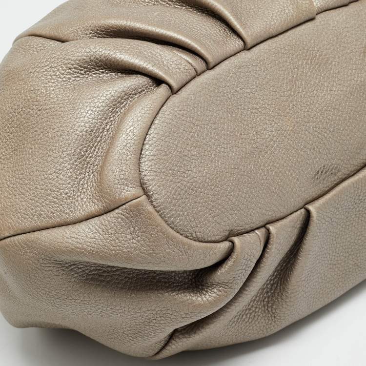 مملوكة مسبقًا Fendi Pomodorino Metallic Selleria Leather Shoulder Bag