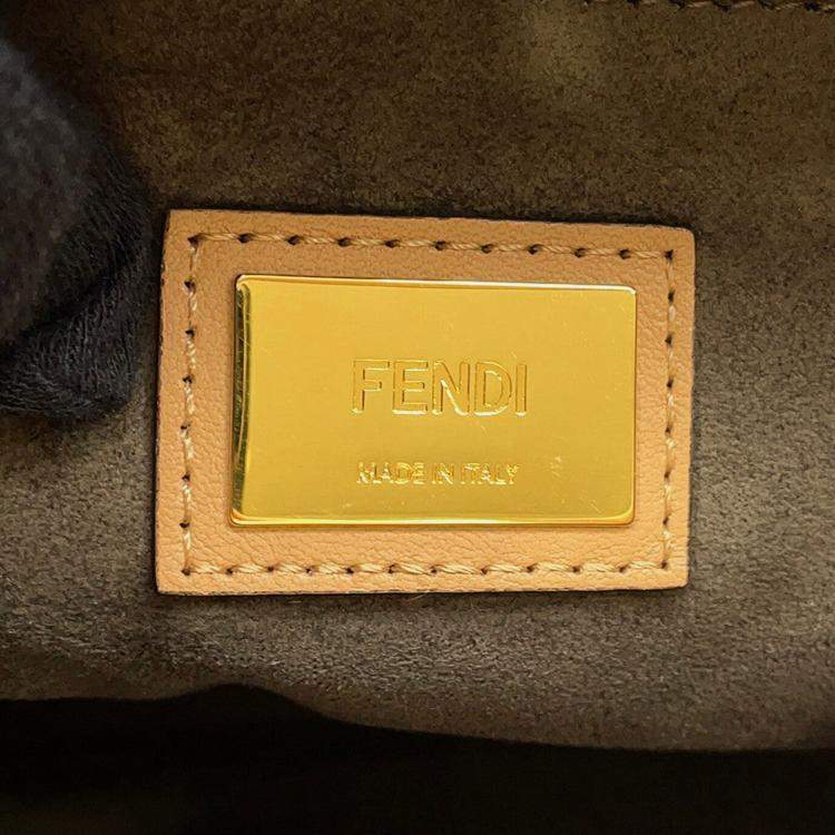 مملوكة مسبقًا Fendi Peekaboo Brown Leather Size Regular
