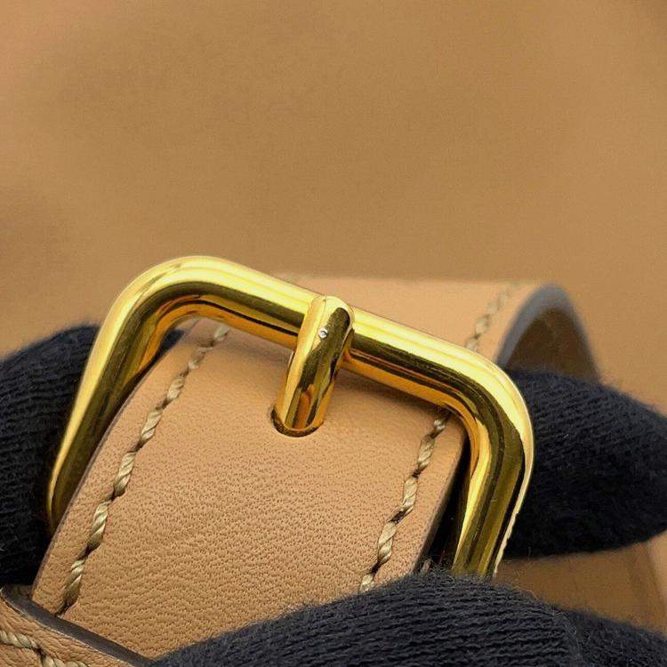 مملوكة مسبقًا Fendi Peekaboo Brown Leather Size Regular