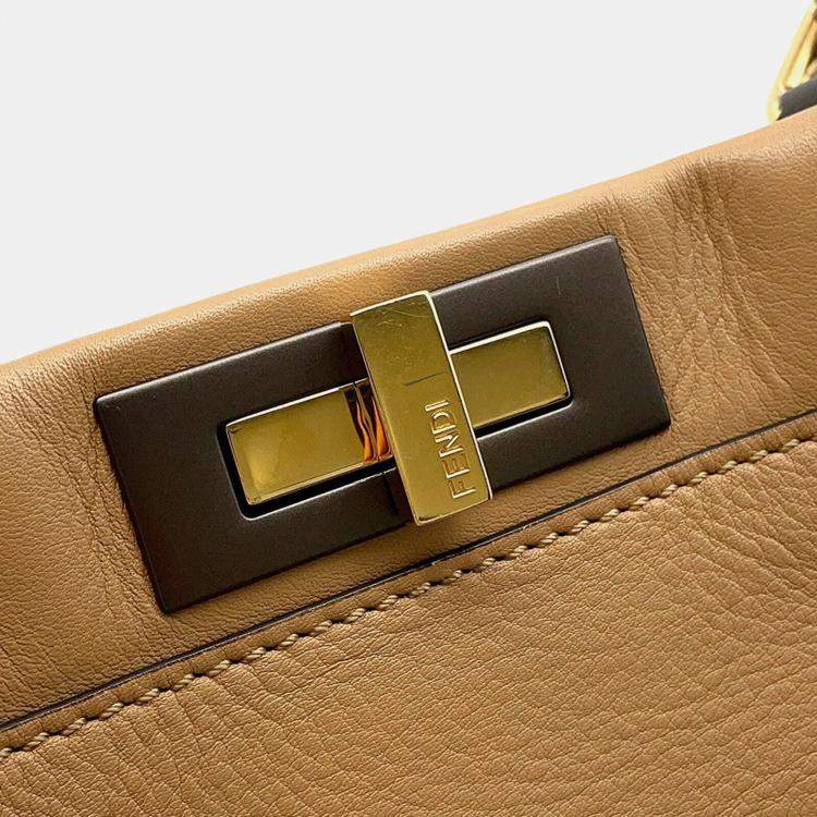 مملوكة مسبقًا Fendi Peekaboo Brown Leather Size Regular