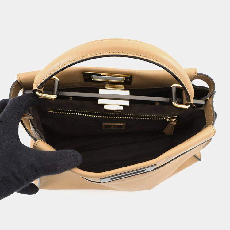 مملوكة مسبقًا Fendi Peekaboo Brown Leather Size Regular