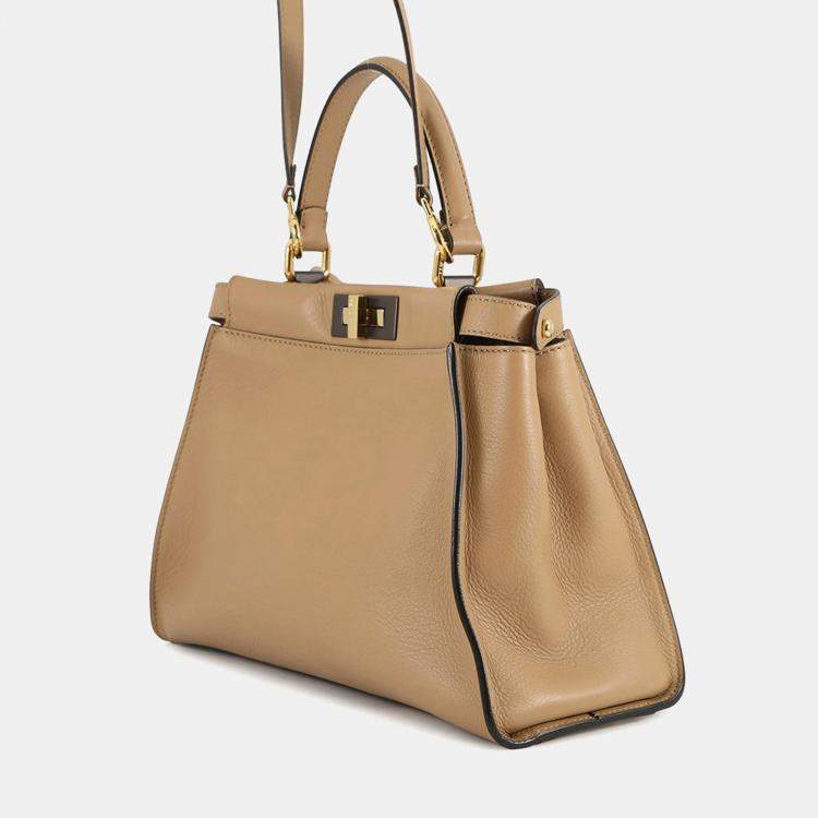 مملوكة مسبقًا Fendi Peekaboo Brown Leather Size Regular