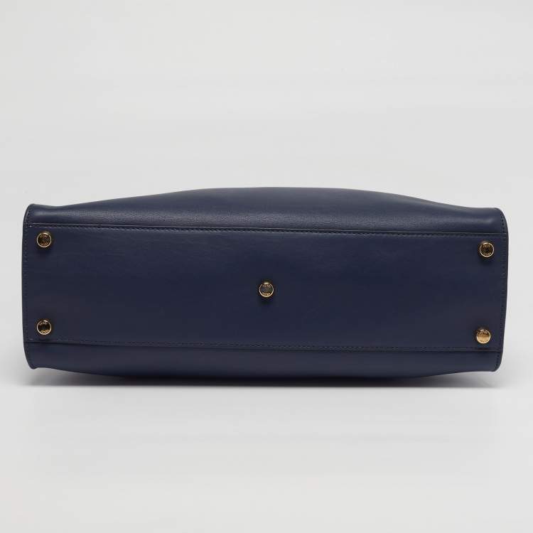 مملوكة مسبقًا Fendi Peekaboo Iconic Large Navy Blue Leather Essentially Top Handle Bag