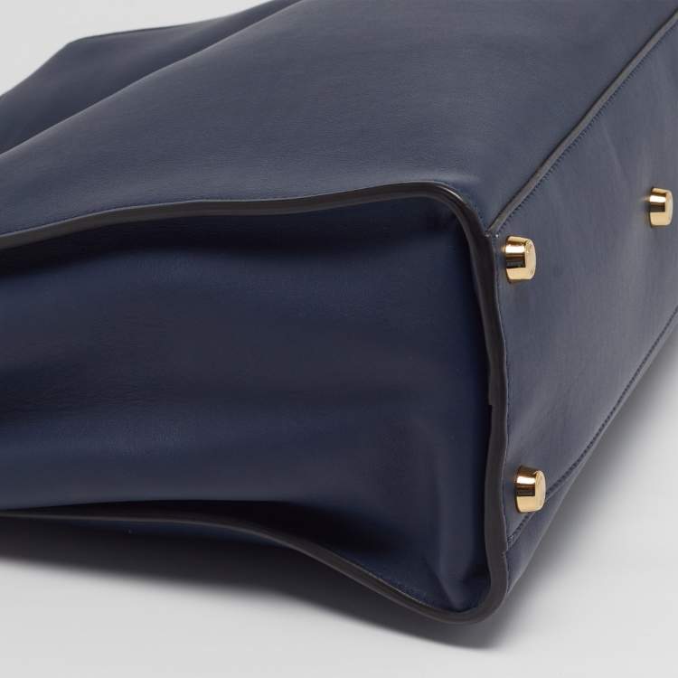 مملوكة مسبقًا Fendi Peekaboo Iconic Large Navy Blue Leather Essentially Top Handle Bag