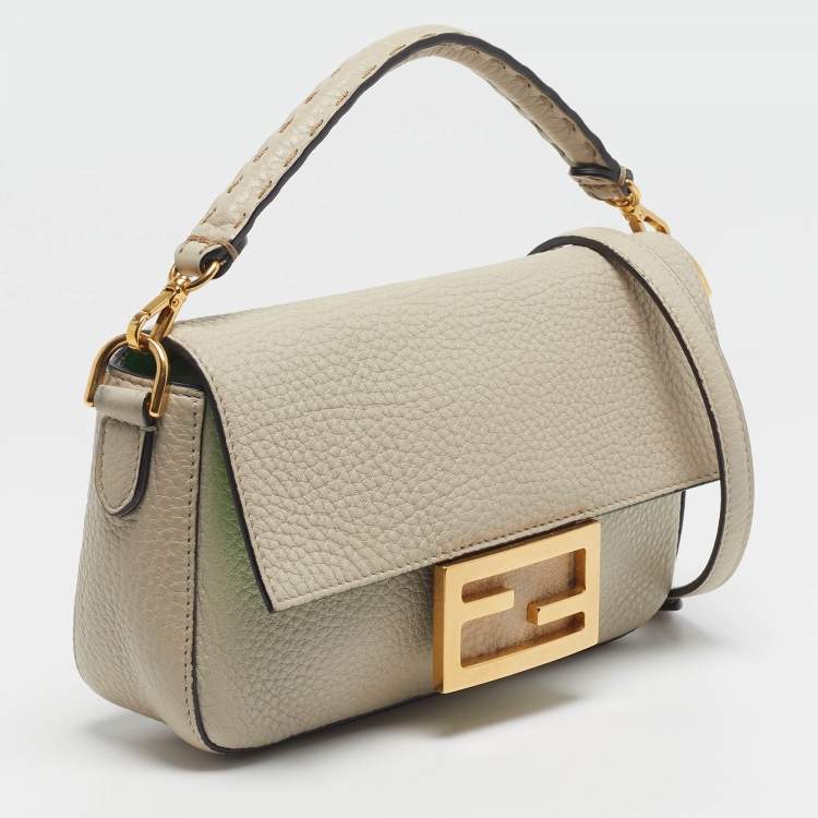 مملوكة مسبقًا Fendi Baguette Mini Beige Leather Shoulder Bag