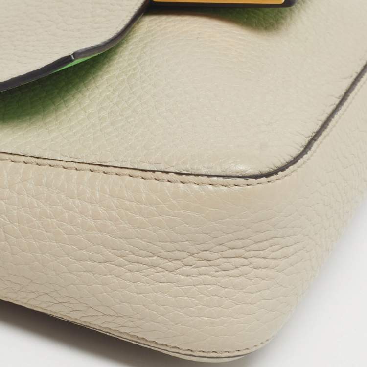 مملوكة مسبقًا Fendi Baguette Mini Beige Leather Shoulder Bag